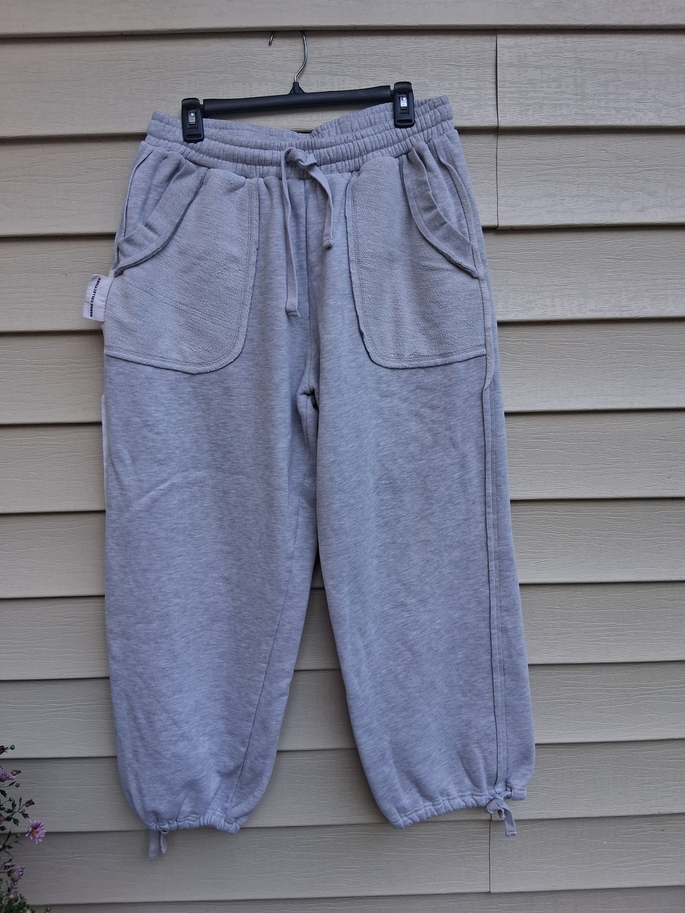 NAMED COLLECTIVE Cropped Light Gray Drawstring Joggers Pants Sz (L)
